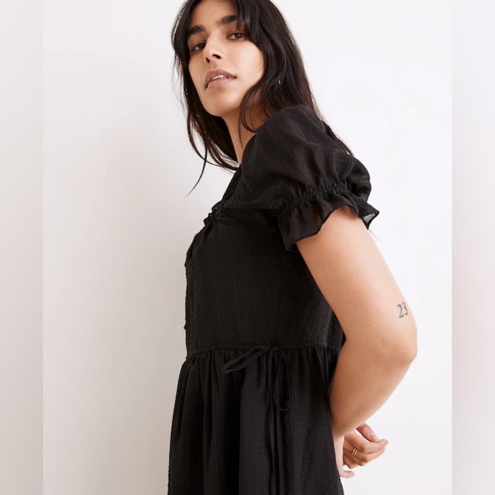 Madewell Square-Neck Tiered Midi Dress in Textured Seersucker black - Picture 2 of 7